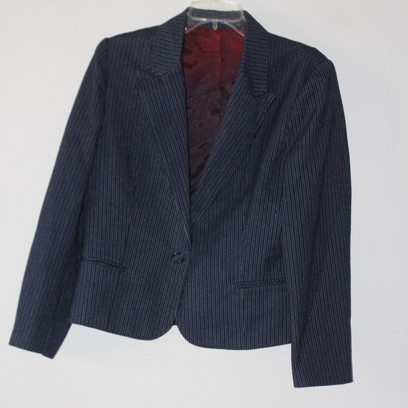 Skirt Suit - Picture 4 of 4